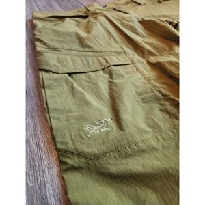 Arcteryx Mens Rampart Cargo Hiking Pants Olive Green 38x27 Stretch Trekking